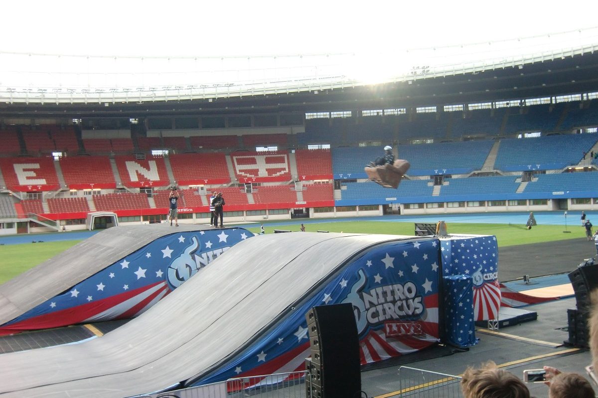 Wo Sofas fliegen lernen – der Nitro Circus in Wien