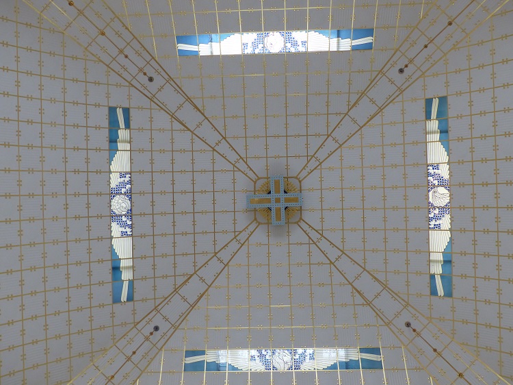 Deckengewölbe in der Otto-Wagner-Kirche