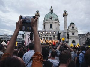 karlskirche, popfest, publikum, fans, karlsplatz