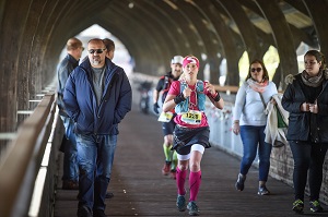 trail, marathon, innsbruck, trail-run, sabrina rath, brücke, lauf