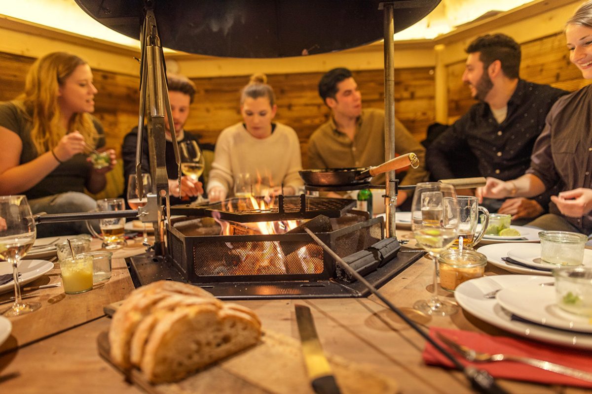 Das Feuerdorf ist zurück! Grillen im Winter mitten in Wien