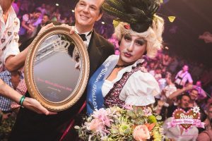 Schräg, schrill und legendär – das Rosa Wiener Wiesn-Fest 2017