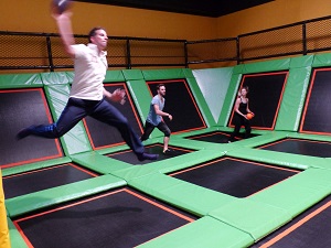 trampolinpark, wien 23, jumpmaxx, dodgeball, helden der freizeit