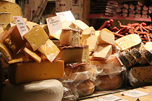 weihnachtsmarkt am spittelberg, weihnachtsmarkt, spittelberg, käse, speck, kulinarik