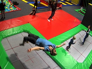 jumpmaxx, trampolinhalle, liesing, salto, trampoline