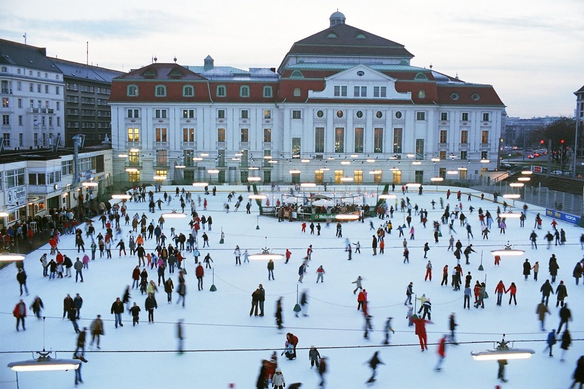 Wiener Eislaufverein feiert Neujahr: Eislaufen zu Strauss