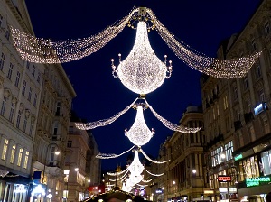 wien, graben, freiluft ballsaal, kronleuchter, weihnachtsbeleuchtung