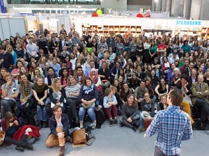 buch wien, poetry slam, bühne, zuschauer, lange nacht der bücher