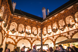 schloss schallaburg, christkindlmarkt, niederösterreich