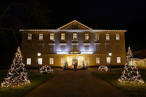 schloss reichenau, advent, festlich beleuchtet