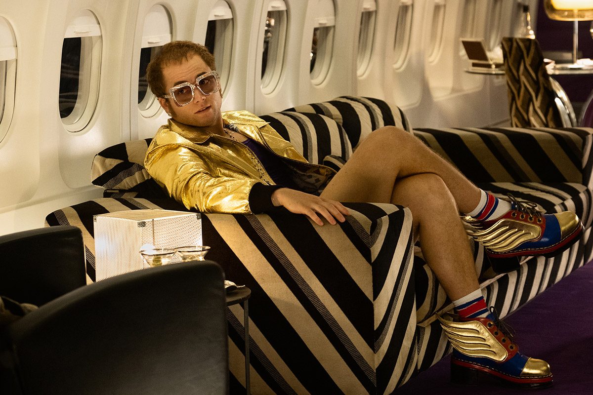 Rocketman Kritik – ein knallbuntes, berührendes Musical