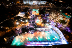 valentinstagsideen, wien, eistraum, rathausplatz, 2020, schlittschuhlaufen, eislaufen,