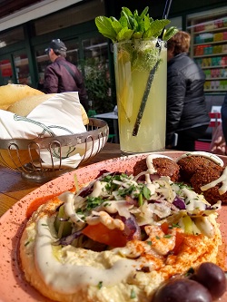 Falaffel mit Humus, Tewa am Naschmarkt, Limonana