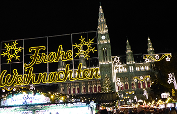 christkindlmärkte in wien, rathausplatz, eistraum