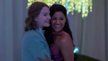 netflix, the prom, emma, jo ellen pellman, alyssa, ariana debose, netflix, tanzend, abschlussball,