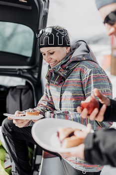 Jause am Parkplatz am Semmering