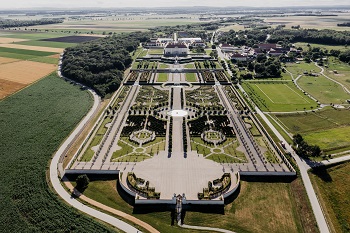 schloss hof, marchfelder schlösserreich, jolly schwarz, drohne, park, garten,