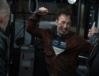 nobody, bob odenkirk, tragikomödie, action, film, handlung