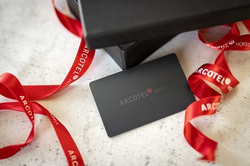 Hotelgutschein Karte mit Box, Weihnachtsgeschenk-Idee, ARCOTEL Hotels