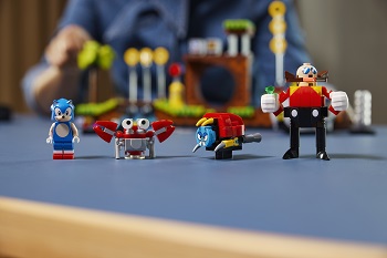 Sonic Crabmeat MotoBug und Dr. Robotnik, 4 Minifiguren aus dem LEGO Ideas Set Sonic the Hedgehog Green Hill Zone