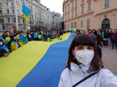 Ganna Gnedkova, Demonstration, Ukraine, Flagge, Helden