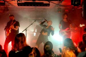 AYMZ Konzert im Flex – Review: Ein berührendes Highlight