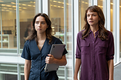 Zoe Kazan als Jodi Kantor und Carey Mulligan als Megan Twohey haben sich bei der New York Times einer Investigation verschrieben.