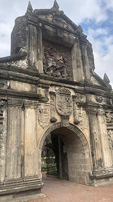 Altes Tor der Stadtmauer von Intramuros