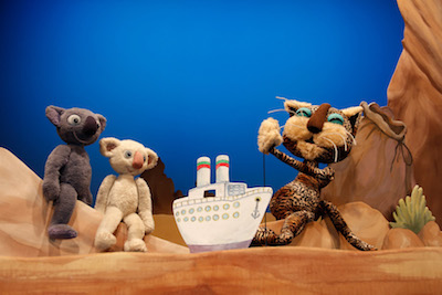 Puppen auf der Bühne eines Wiener Kindertheaters