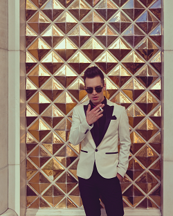 Brendon Urie von Panic! At The Disco mit Sonnenbrille