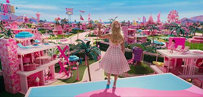 Margot Robbie als Barbie in Barbieland.