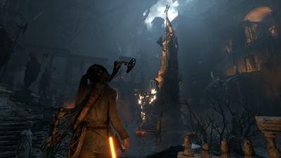 Lara Croft untersucht einen Tempel