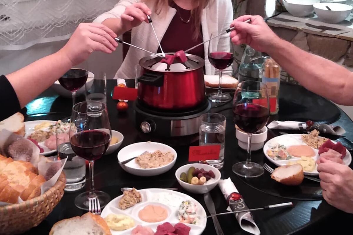 Fondue mit Fleisch und Öl – Rezept für Silvester