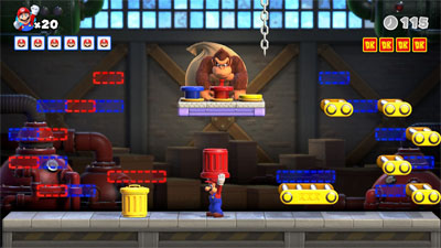 Mario steht unter Donkey Kong und hält ein Fass