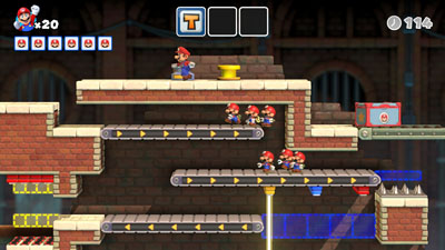 Mario führt die Mini-Marios durch ein Level