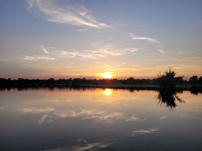 Sonnenuntergang beim Hausboot Urlaub auf der Saale