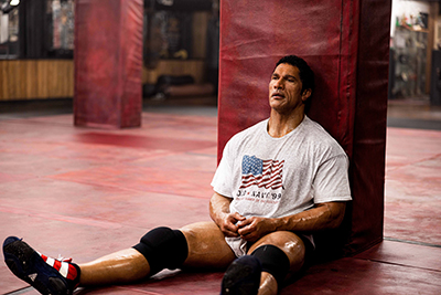 Dwayne Johnson als Mark Kerr in The Smashing Machine