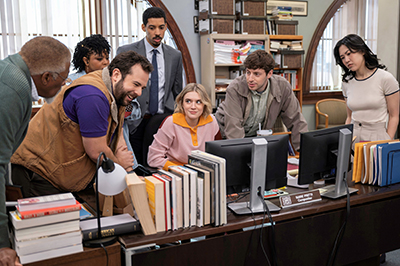 Duane R. Shepard als Barry, Gbemisola Ikumelo als Adelola, Eric Rahill als Travis, Melvin Gregg als Detrick, Chelsea Frei als Mare, Alex Edelman als Adam und Ramona Young als Nicole versuchen einen Artikel zu schreiben