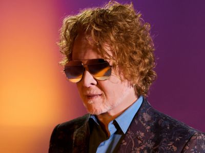 Mick Hucknall von Simply Rdc