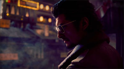 Ein japanischer Gangster mit Sonnenbrille im Profil