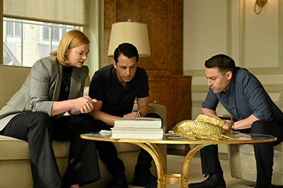 Sarah Snook als Shiv, Jeremy Strong als Kendall und Kieran Culkin als Roman Roy sind ein dysfunktionales Geschwister-Team in der HBO-Serie Succession