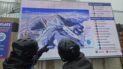 Pistenplan in der Talstation der Erlebnisalm Mönichkirchen