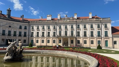 Rechter Seitenflügel des Schlosses Esterházy in Fertöd-