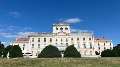 Gartenseite von Schloss Esterházy in Fertöd.