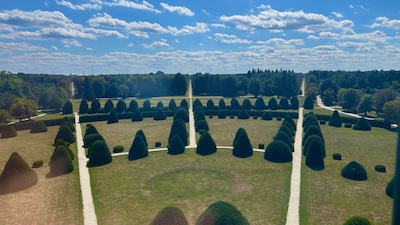 Blick auf den Park von Schloss Esterházy in Fertöd.