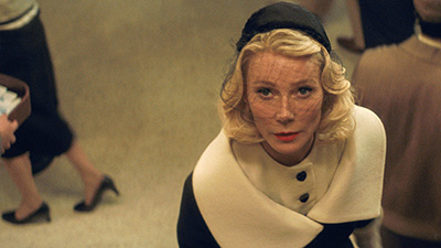 Gwyneth Paltrow als ehemaliger Hollywoodstar Kay Stone, die ein Interesse an Marty entwickelt (c) Tobis Film