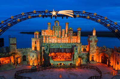 Größte Krippe der Welt mit Sternschnuppe auf der Seebühne in Mörbisch