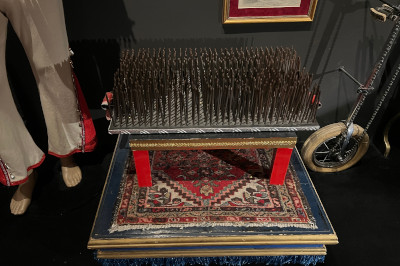 Nagelbrett im clownmuseum