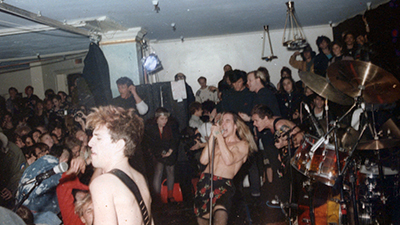 Bild eines frühen Auftritts der Red Hot Chili Peppers