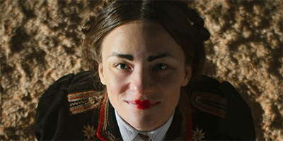 Valerie Pachner als die Verlust-gebeutelte Clownin Barbara in Vier minus drei (c) Polyfilm